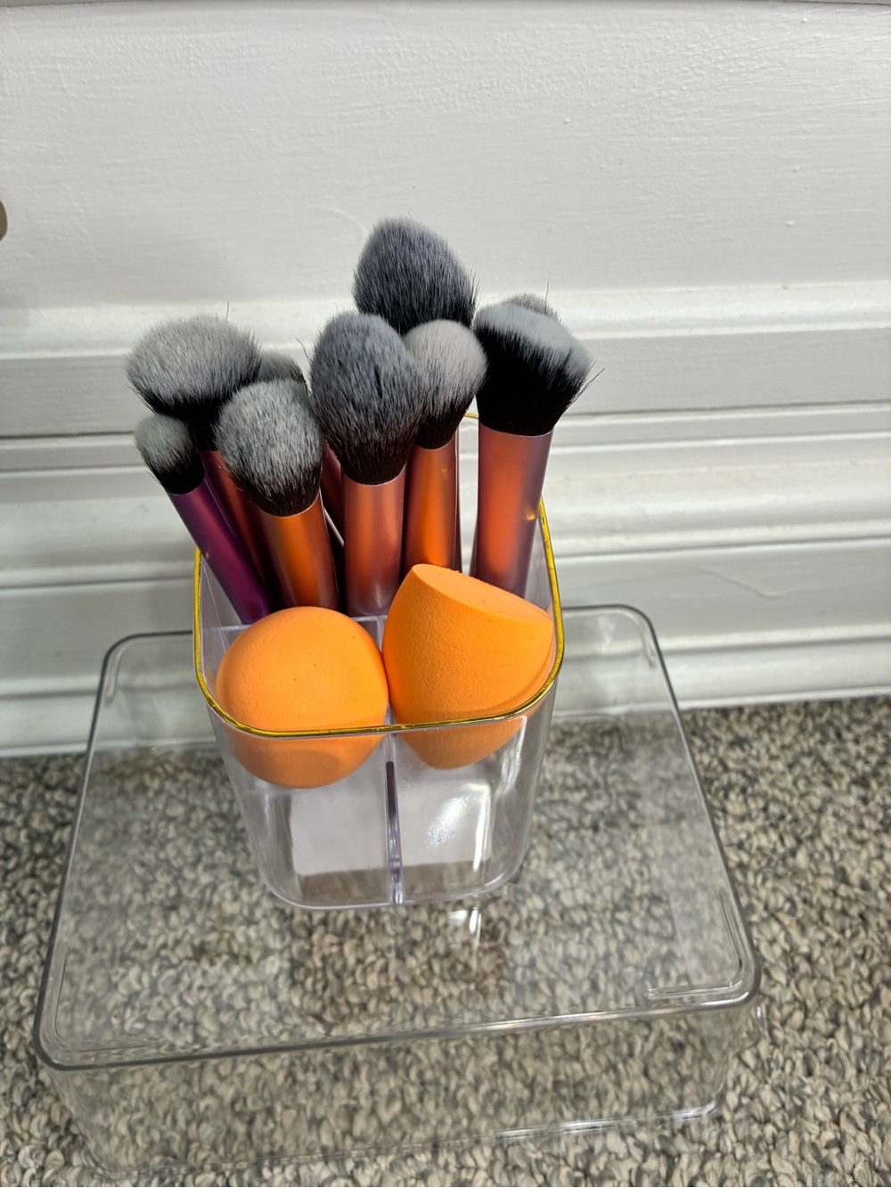 Clear Acrylic Makeup Brush & Sponge Organizer - Transparent
